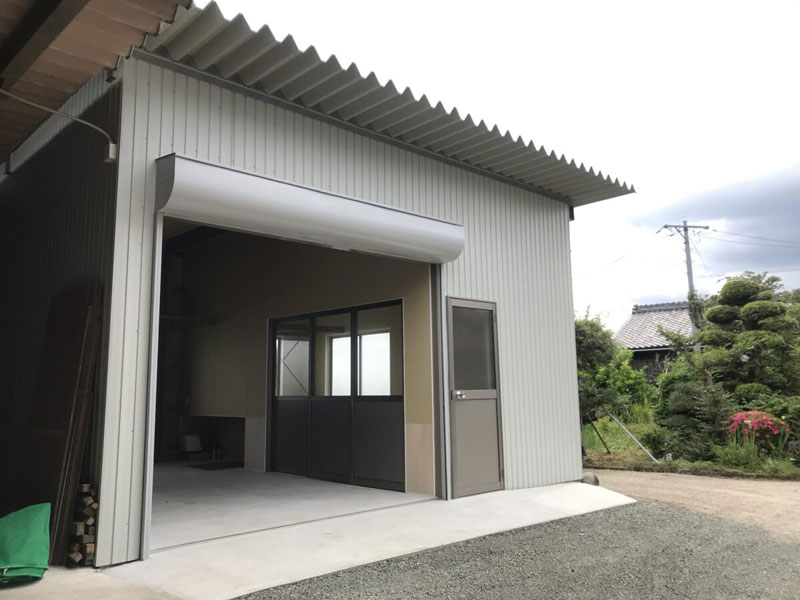 新城市:鉄骨倉庫を修繕して作業部屋へ大改造