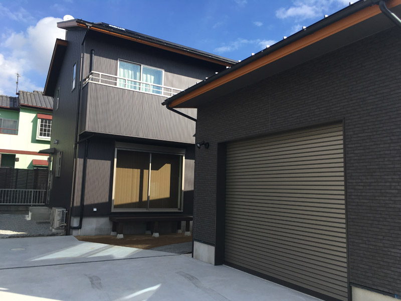 延床面積約35.6坪 豊川市:ガレージを楽しむ大人かっこいい家