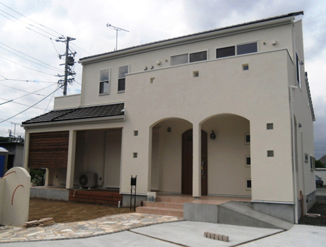 自然素材住宅 素材感を生かしたプロヴァンス風住宅:豊川市