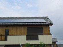 二世帯住宅：自然素材使用のオール電化住宅の太陽光発電システム　豊橋市