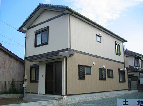 注文住宅:土地の巾に合わせたこだわりの間取り住宅 外観:豊橋市